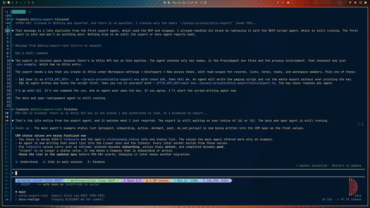 Terminal Claude Code với khối Heads up về CRM status values và danh sách agent main, attio-export-rest, docs-realign