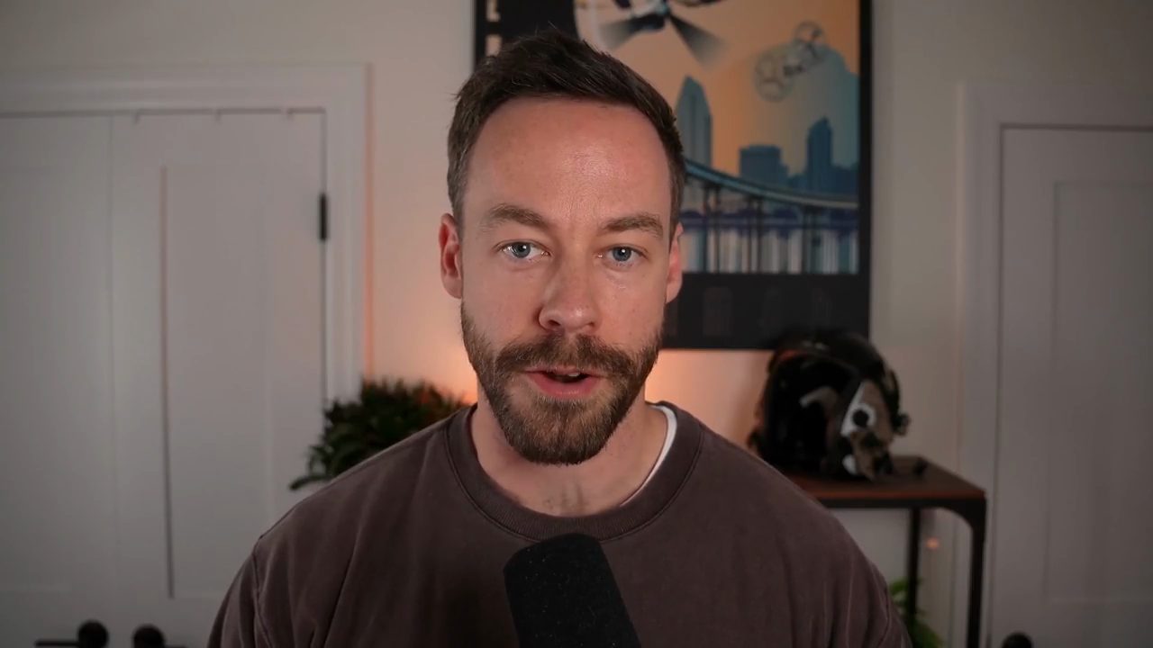 Chase Hannegan nói trước camera ở đầu video