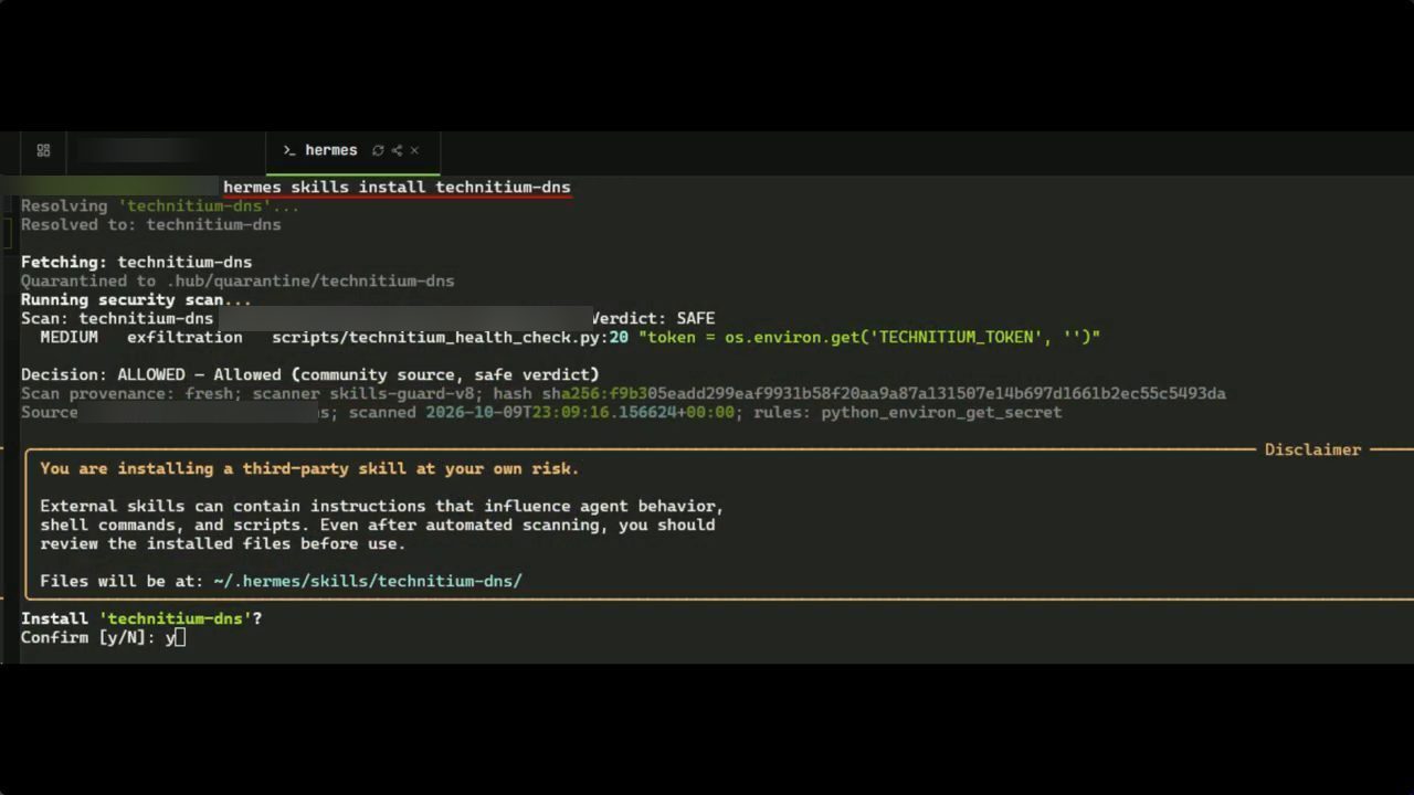 Terminal chạy hermes skills install technitium-dns với security scan, verdict SAFE và khung Disclaimer
