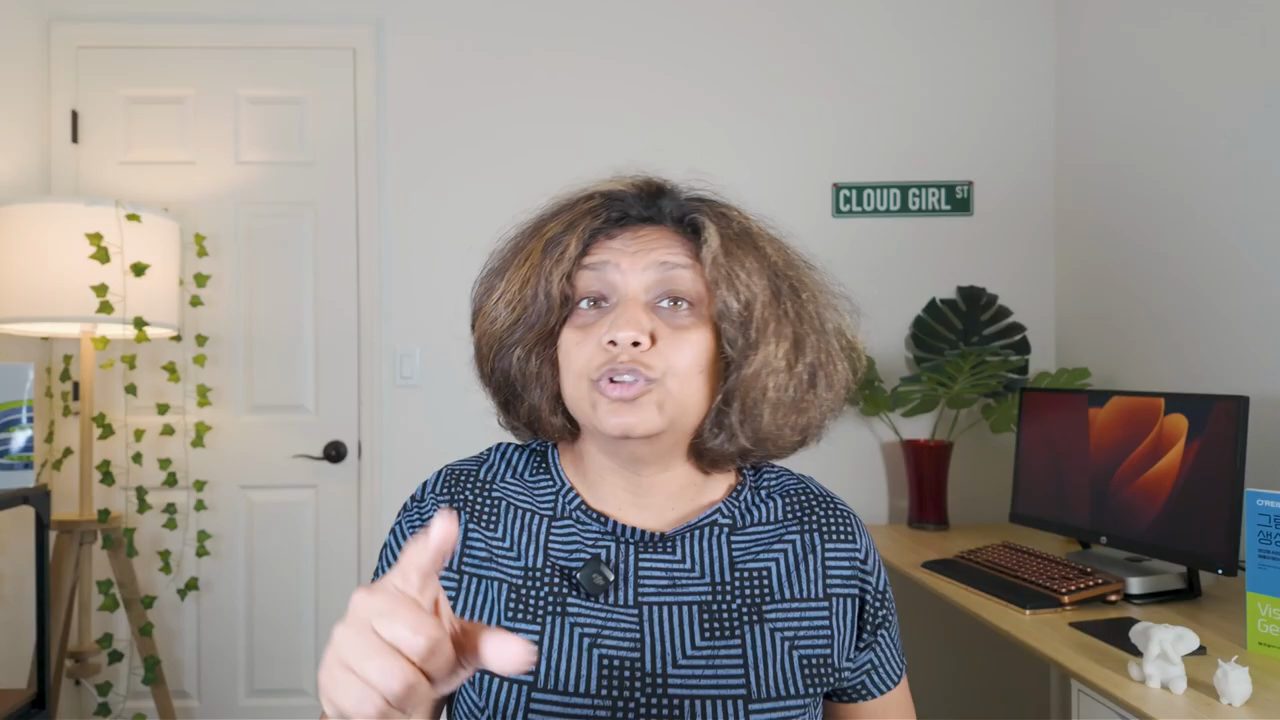 Priyanka Vergadia nói trước camera trong phòng làm việc, phía sau có biển Cloud Girl St