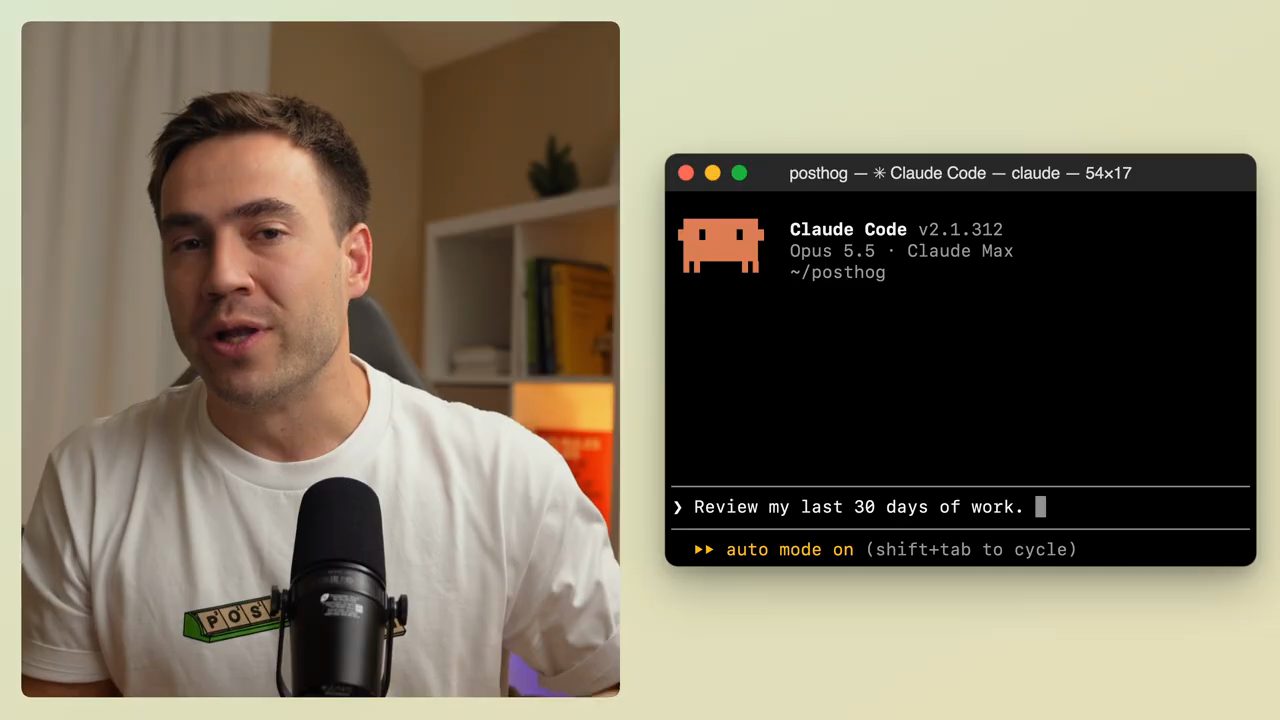 Cửa sổ Claude Code với prompt Review my last 30 days of work