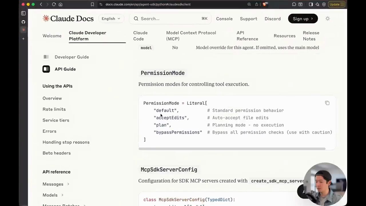 Trang Claude Docs, mục PermissionMode với bốn giá trị default, acceptEdits, plan, bypassPermissions