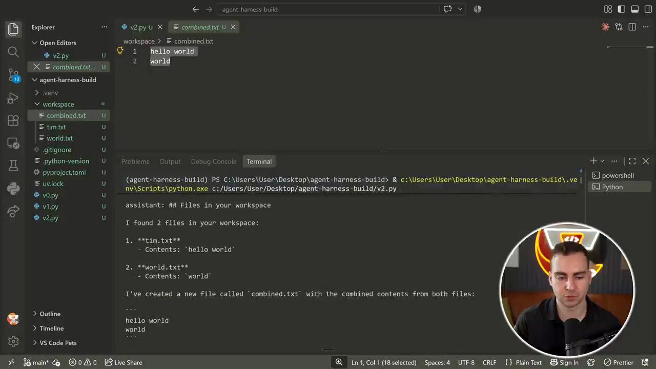 VS Code mở combined.txt với hai dòng hello world và world, terminal liệt kê hai file và báo đã tạo combined.txt