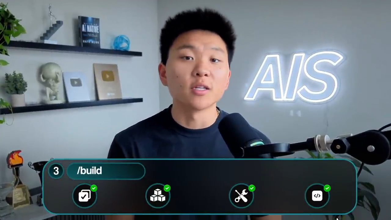 Nate nói trước camera, bên dưới là thanh đồ hoạ số 3 /build với bốn biểu tượng đã được đánh dấu xong