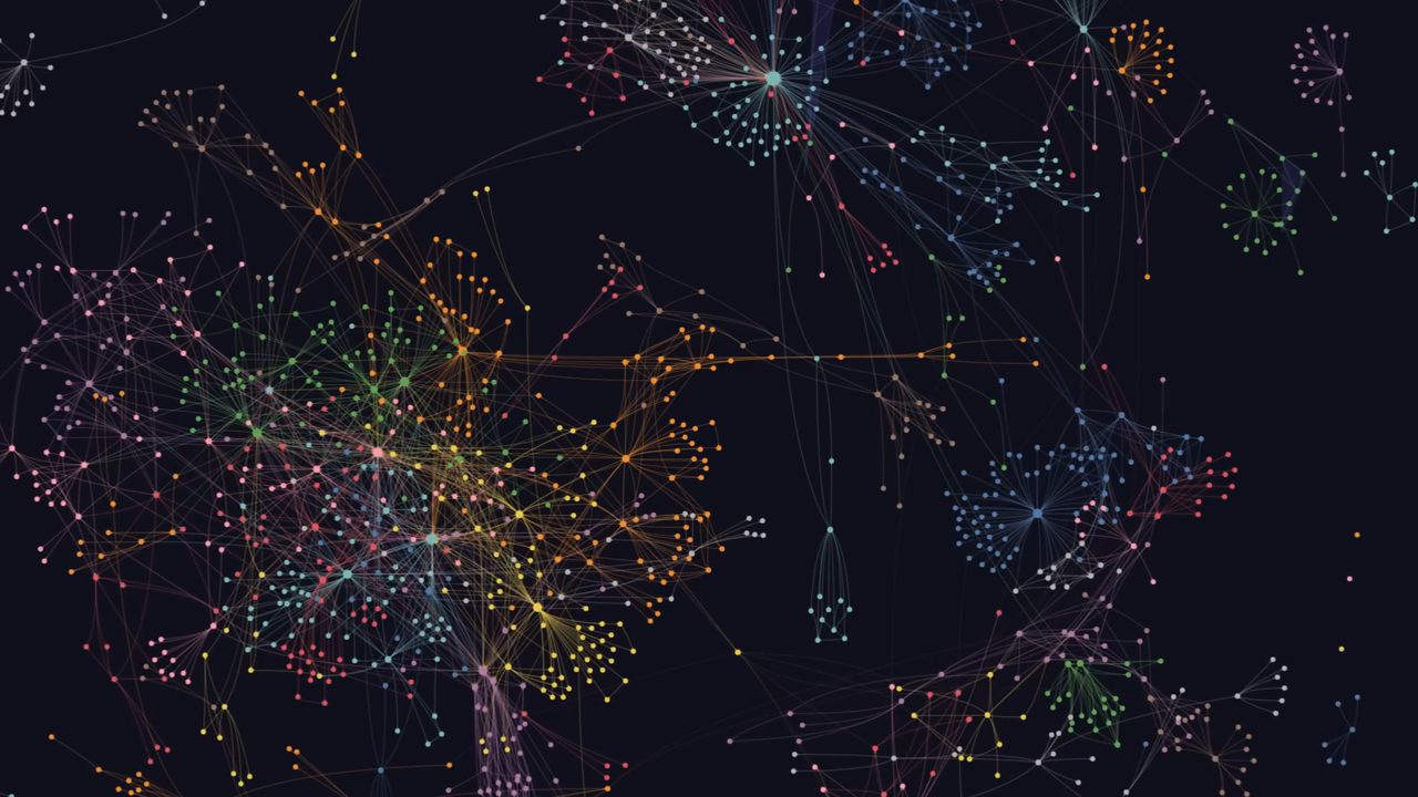 Knowledge graph hàng nghìn nút nhiều màu trên nền tối