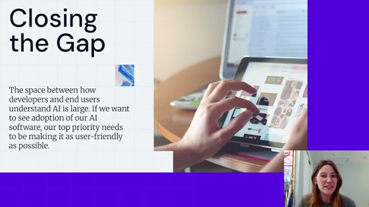 Slide Closing the Gap với ảnh tay chạm vào màn hình laptop