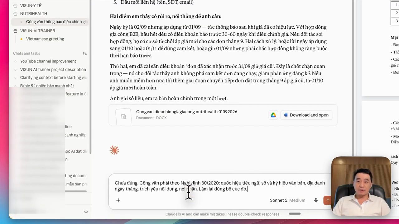 Cuộc chat Công văn thông báo điều chỉnh giá: Claude nêu hai điểm rủi ro, kèm file docx, và ô nhập đang có prompt yêu cầu theo Nghị định 30/2020