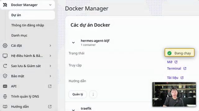 Docker Manager với dự án hermes-agent ở trạng thái Đang chạy