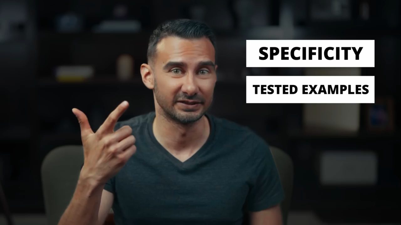 David DeWinter nói trước camera, bên cạnh hai chữ SPECIFICITY và TESTED EXAMPLES
