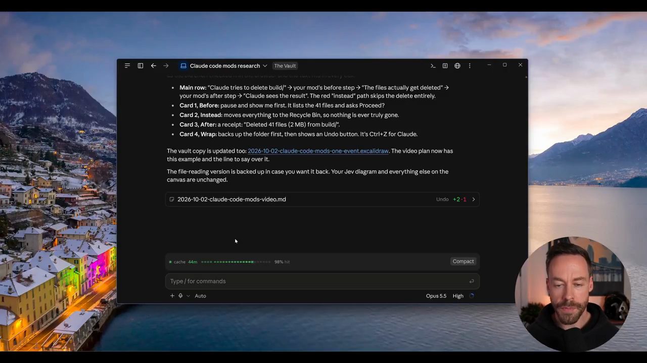 Thanh cache ngay trên ô nhập prompt trong desktop app, kèm nút Compact