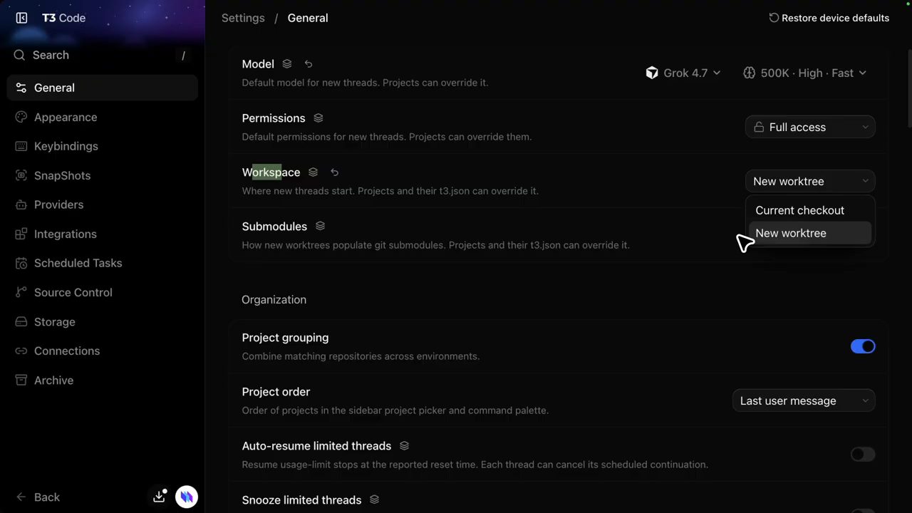 Settings General của T3 Code: Model Grok 4.7, Permissions Full access, Workspace với lựa chọn Current checkout và New worktree