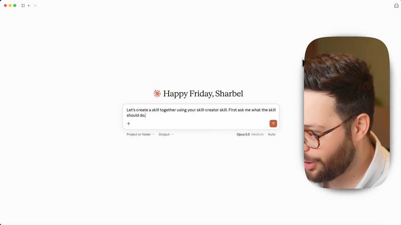 Màn hình chat Claude với starter prompt tạo skill bằng skill-creator
