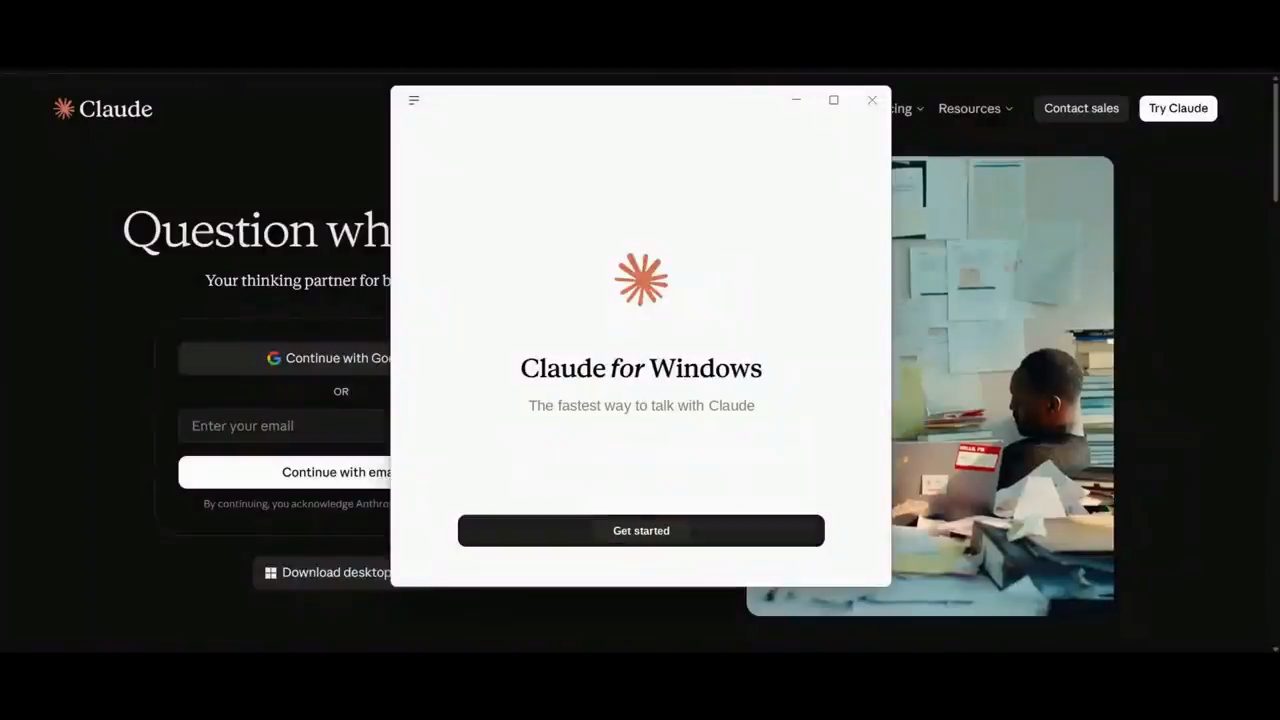 Cửa sổ cài đặt Claude for Windows mở trên trang đăng nhập của Claude