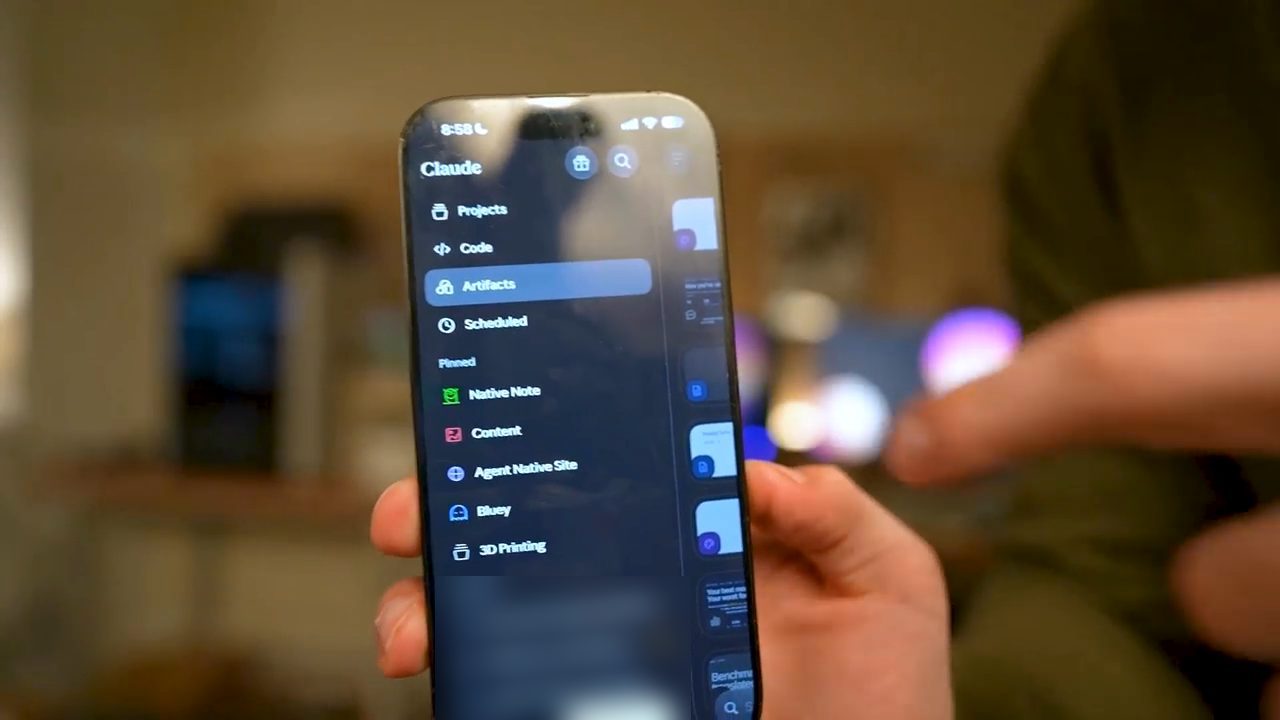 App Claude trên iPhone, sidebar gồm Projects, Code, Artifacts, Scheduled và các project được ghim
