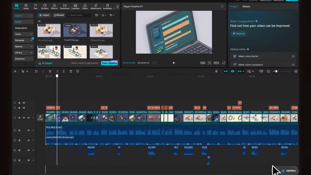 Timeline CapCut với một hàng ảnh minh hoạ, track lồng tiếng, track nhạc nền và nhiều đoạn hiệu ứng âm thanh