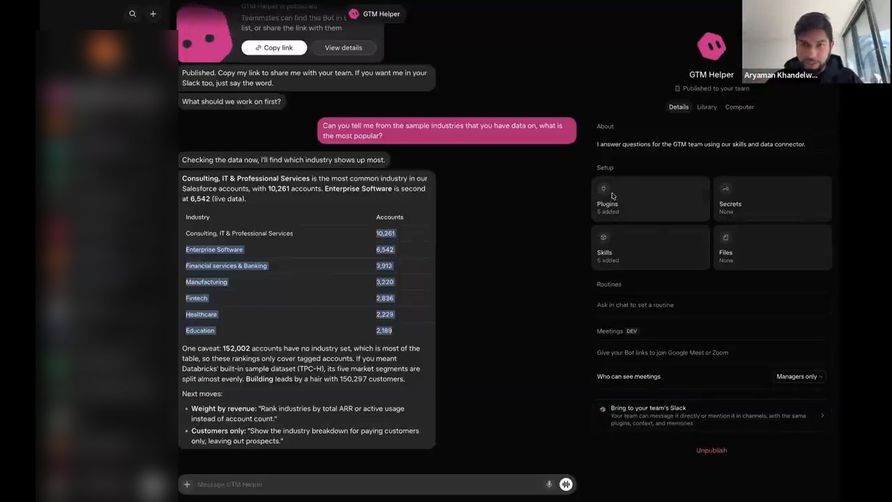 GTM Helper trả lời với bảng số account theo ngành và trang Details của bot
