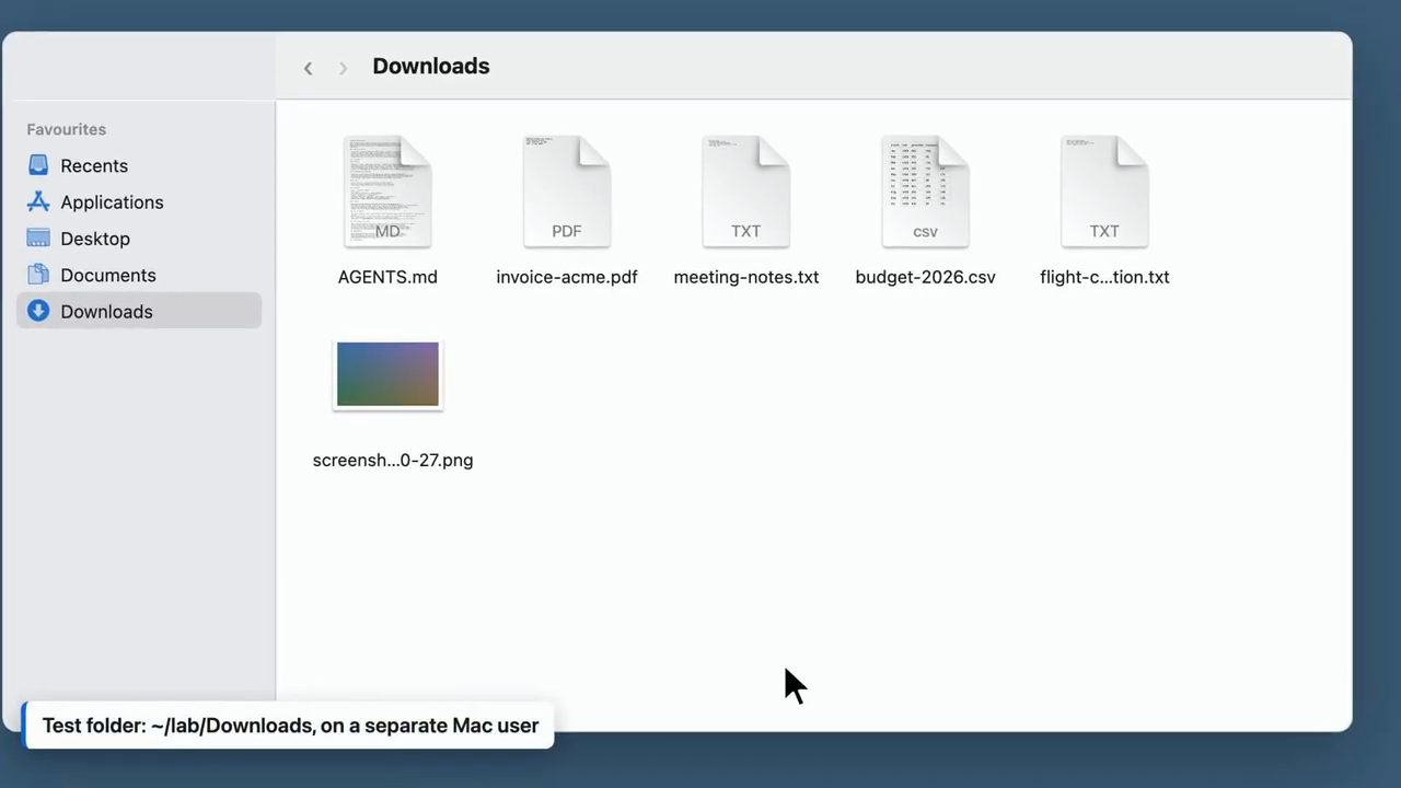 Cửa sổ Finder thư mục Downloads với AGENTS.md, invoice-acme.pdf, meeting-notes.txt, budget-2026.csv, một file flight và một ảnh screenshot