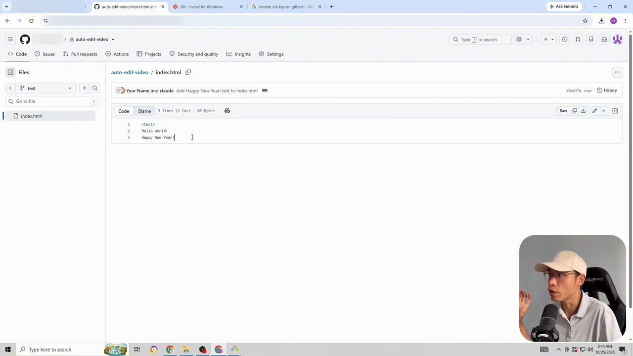 File index.html trên nhánh test của GitHub gồm ba dòng: test, Hello World!, Happy New Year!